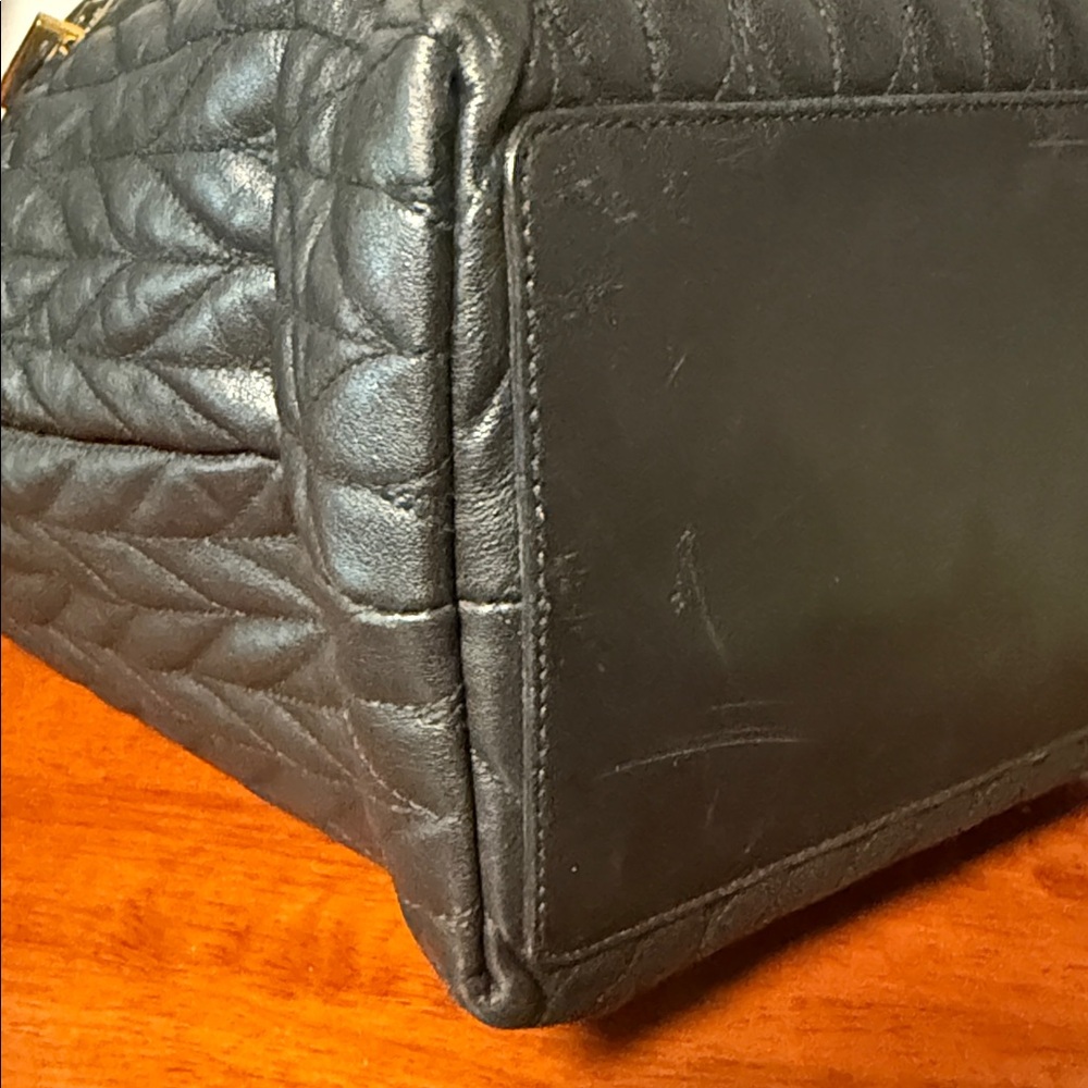 Authentic Black Gucci Quilted Leather Tote with Gold Hardware & GG wallet - Picture 8 of 16
